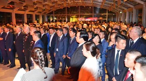 http://mmbiz.qpic.cn/mmbiz_jpg/UZTvgbcO0AYibZxGk4eMDrEtorfkXXLzP3vJibtvw43qUqDqG6c1ely4MGUxRg9J5YDCiaHfxZPgkaJxUgDwGurag/0